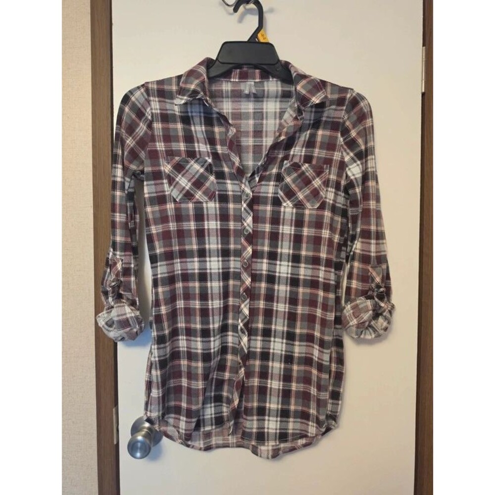 Vanity Size Small Womens Burgundy Plaid Roll Tab Sleeve Pocket Top